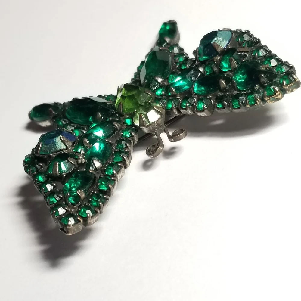Vintage butterfly brooch green rhinestones pin moth insect bug jewelry p…
